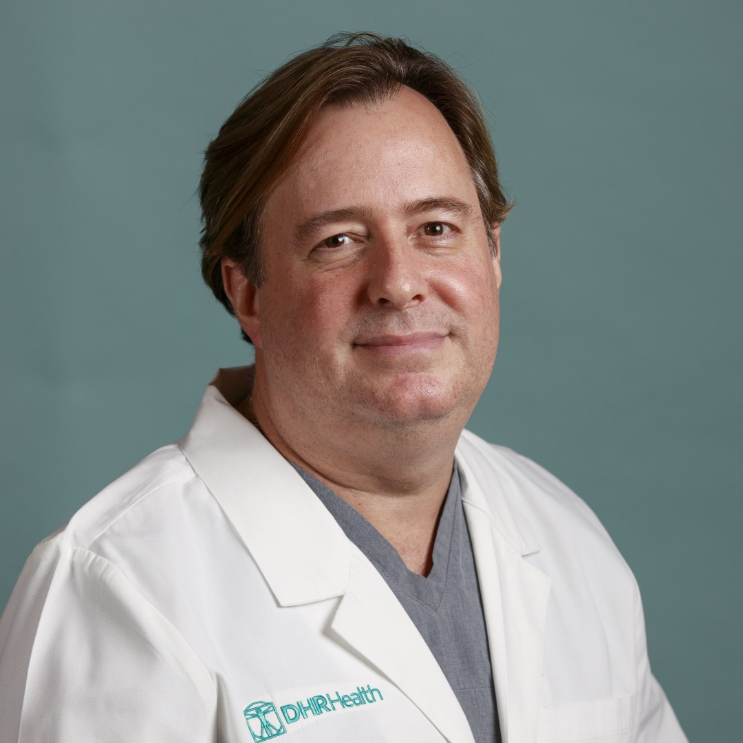 Dr Eduardo Robles